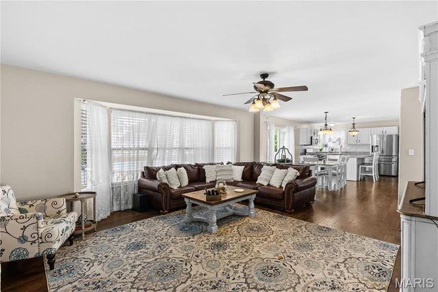 602 Autumn Creek Drive, Wentzville, MO 63385