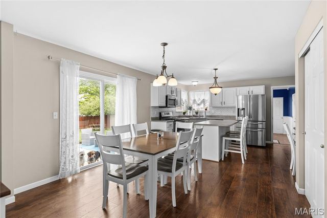 602 Autumn Creek Drive, Wentzville, MO 63385