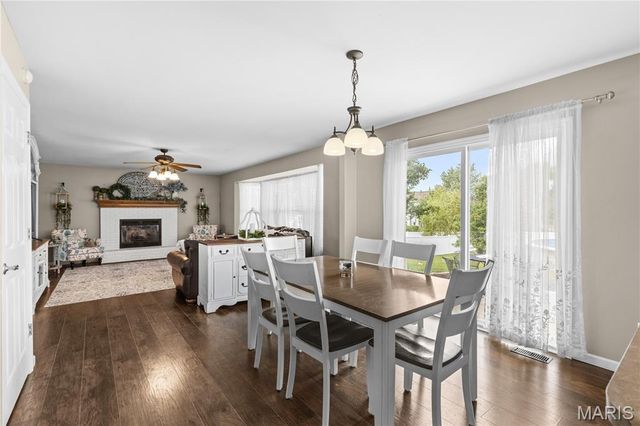 602 Autumn Creek Drive, Wentzville, MO 63385