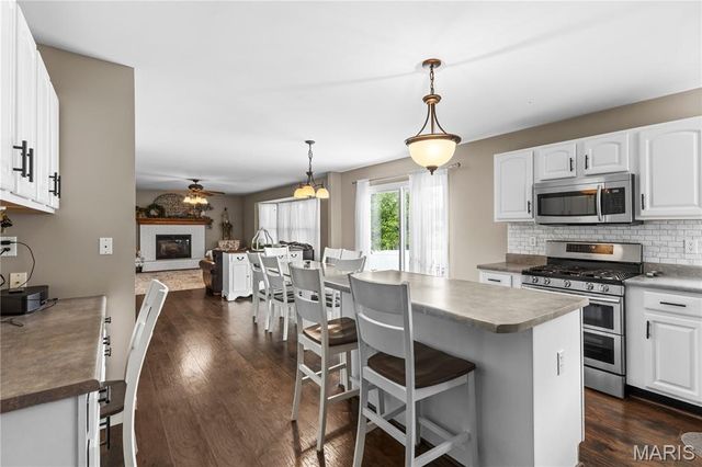 602 Autumn Creek Drive, Wentzville, MO 63385