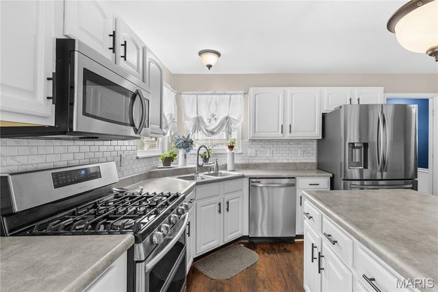 602 Autumn Creek Drive, Wentzville, MO 63385