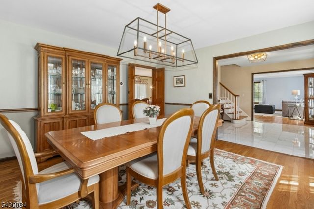 220 Queens Ln, Mountainside Boro, NJ 07092