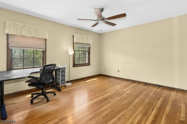 220 Queens Ln, Mountainside Boro, NJ 07092