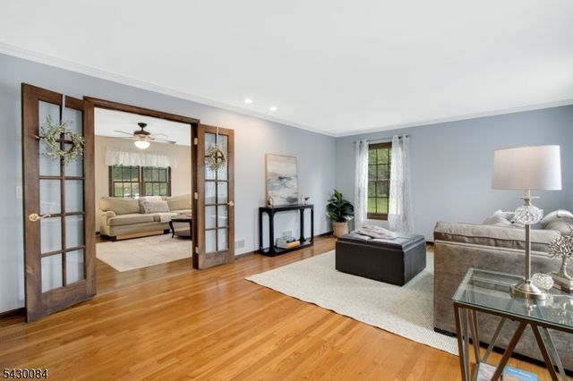 220 Queens Ln, Mountainside Boro, NJ 07092
