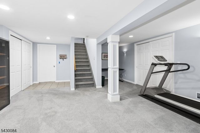220 Queens Ln, Mountainside Boro, NJ 07092
