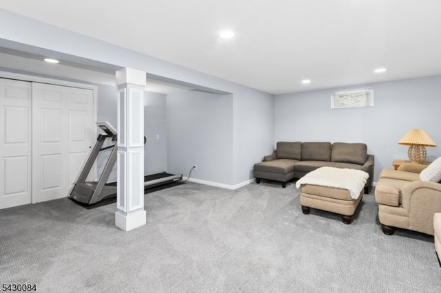 220 Queens Ln, Mountainside Boro, NJ 07092