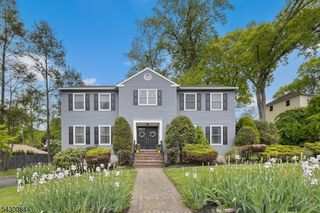 220 Queens Ln, Mountainside Boro, NJ 07092