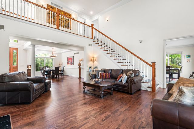 2096 Angela Court, Villa Hills, KY 41017