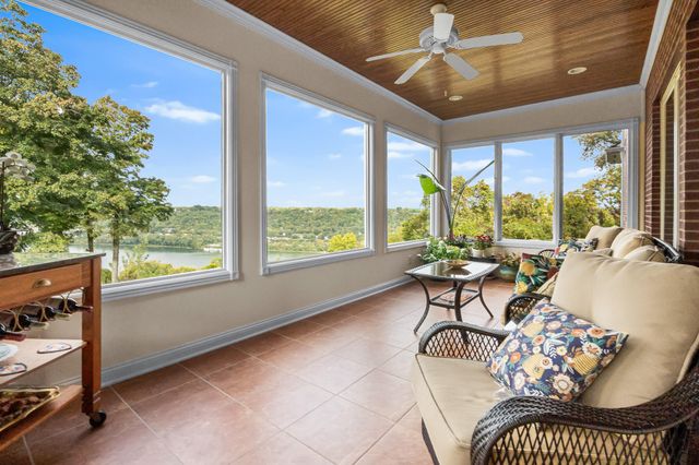 2096 Angela Court, Villa Hills, KY 41017