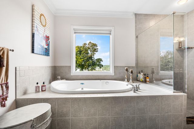 2096 Angela Court, Villa Hills, KY 41017