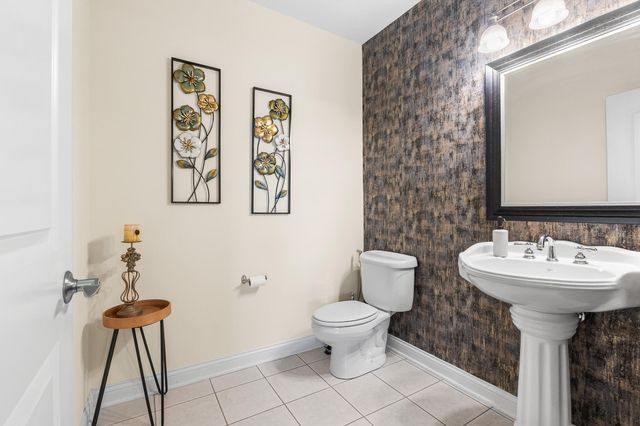 2096 Angela Court, Villa Hills, KY 41017