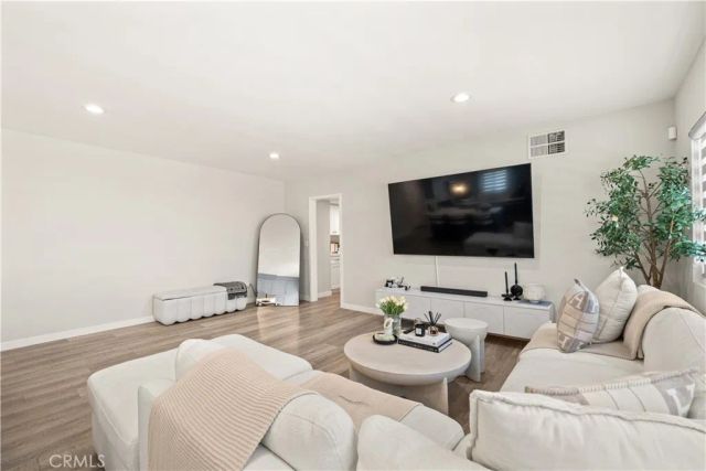 5354 Lindley 310, Encino, CA 91316