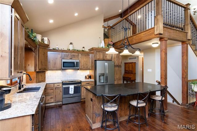 1016 Frisco Hollows Road, Imperial, MO 63052