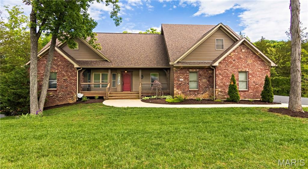 Image 2 of property listing at 1016 Frisco Hollows Road, Imperial, MO 63052