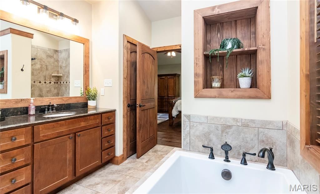 Image 19 of property listing at 1016 Frisco Hollows Road, Imperial, MO 63052