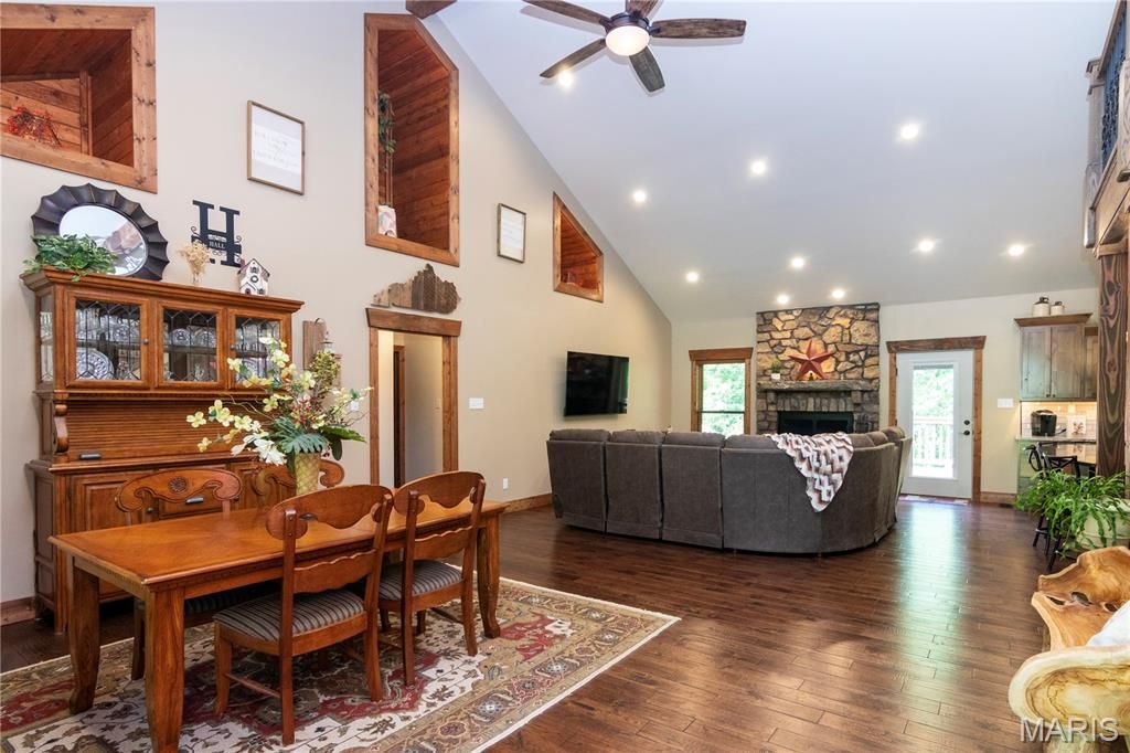 Image 4 of property listing at 1016 Frisco Hollows Road, Imperial, MO 63052