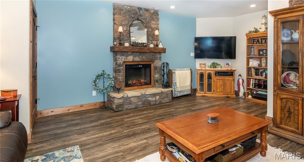 Image 35 of property listing at 1016 Frisco Hollows Road, Imperial, MO 63052