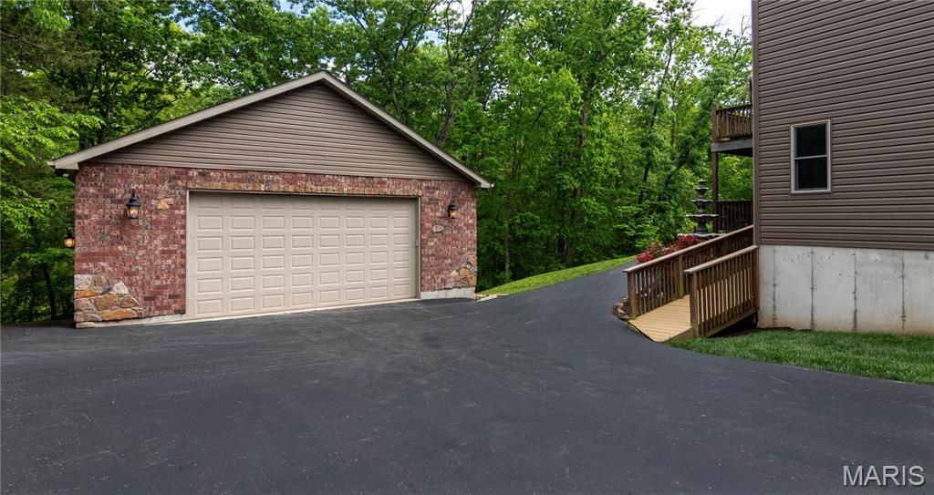 Image 54 of property listing at 1016 Frisco Hollows Road, Imperial, MO 63052