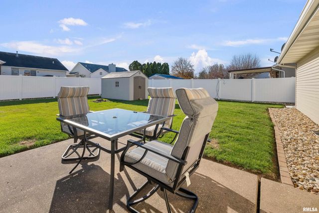 605 E 13TH Avenue Court, Coal Valley, IL 61240