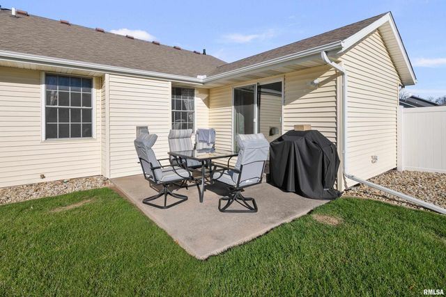 605 E 13TH Avenue Court, Coal Valley, IL 61240