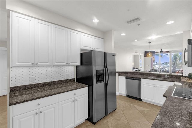 606 RIVIERA DUNES WAY 207, Palmetto, FL 34221