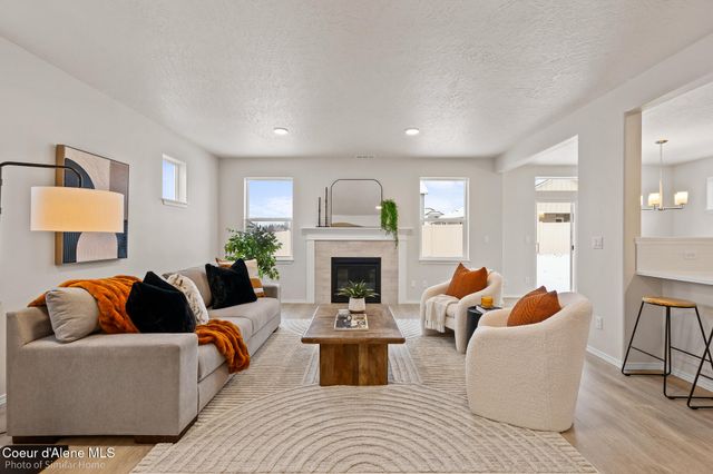 13391 N LOVELAND WAY, Hayden, ID 83835