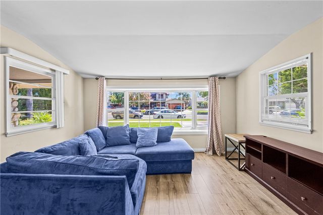 542 N Waverly Street, Orange, CA 92867