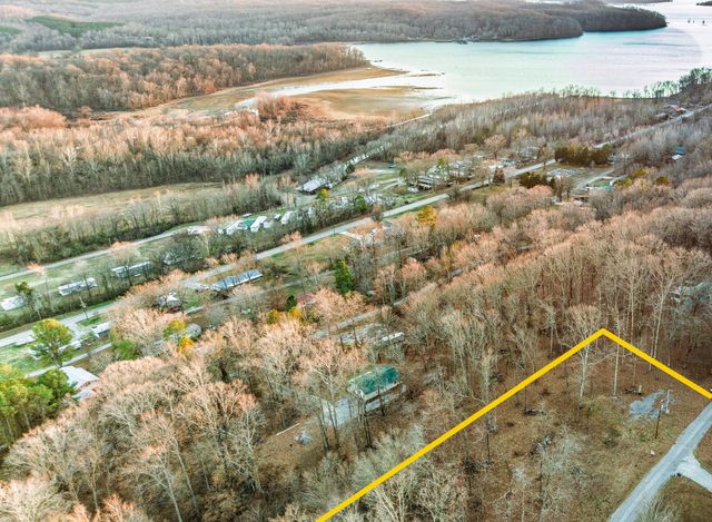 372 Cheree Loop, Stewart, TN 37175