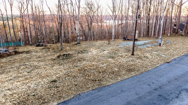 372 Cheree Loop, Stewart, TN 37175