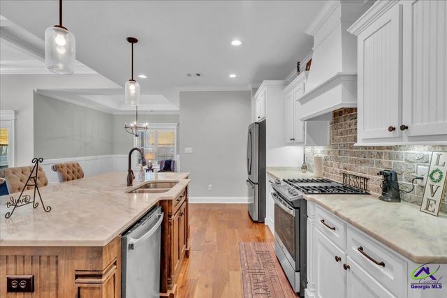 226 Landings Pointe Lane, Warner Robins, GA 31088