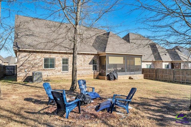 226 Landings Pointe Lane, Warner Robins, GA 31088