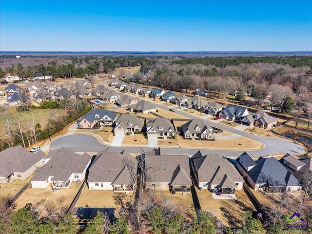 226 Landings Pointe Lane, Warner Robins, GA 31088