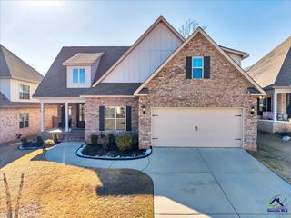 226 Landings Pointe Lane, Warner Robins, GA 31088