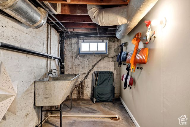 85 W 8800 S, Paradise, UT 84328