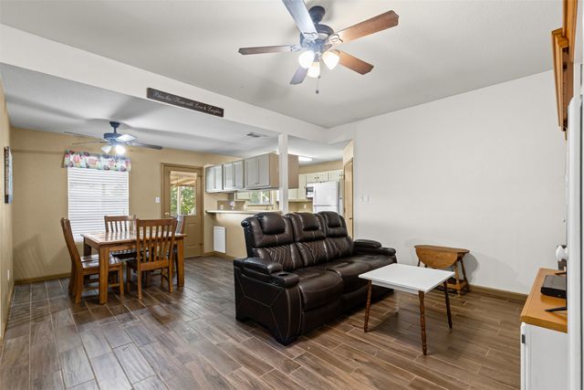 1107 Lynnwood Court, Cleburne, TX 76033