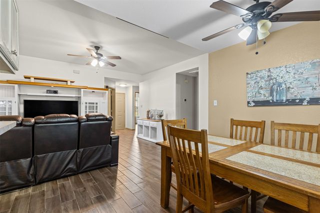 1107 Lynnwood Court, Cleburne, TX 76033