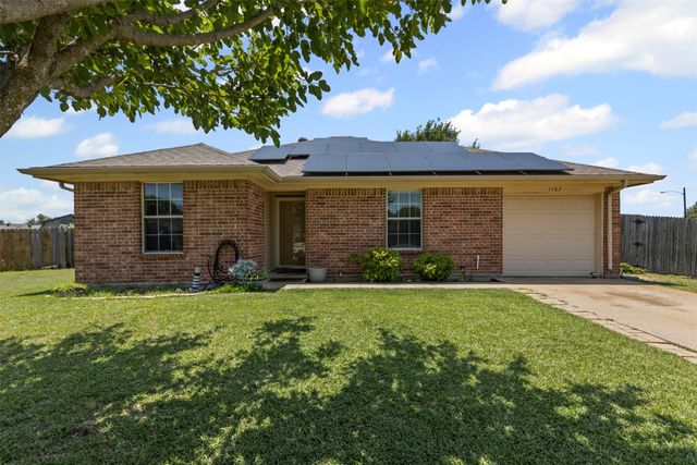 1107 Lynnwood Court, Cleburne, TX 76033