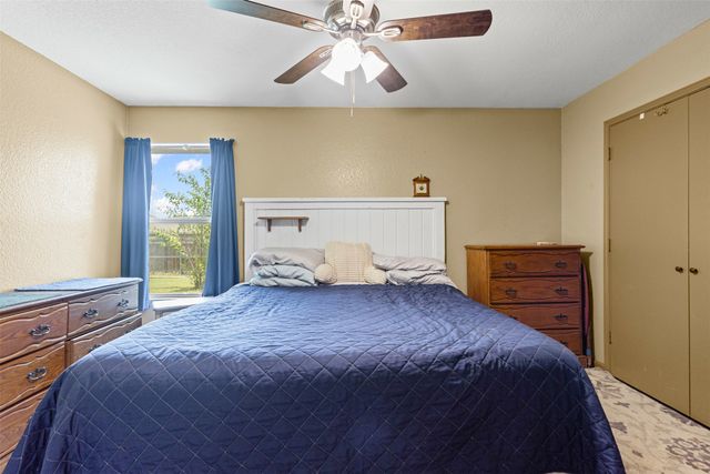 1107 Lynnwood Court, Cleburne, TX 76033