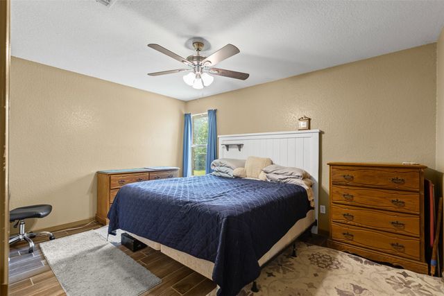 1107 Lynnwood Court, Cleburne, TX 76033