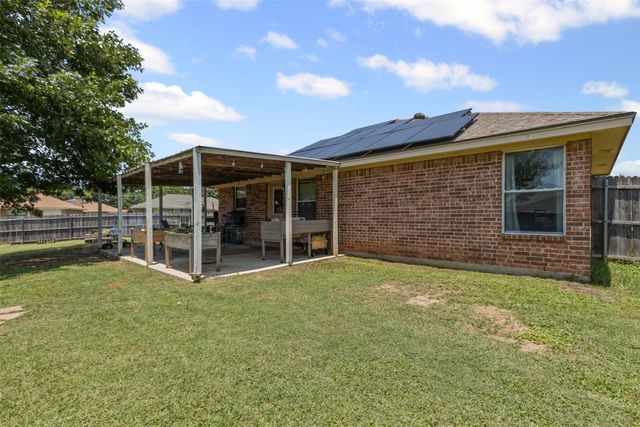 1107 Lynnwood Court, Cleburne, TX 76033