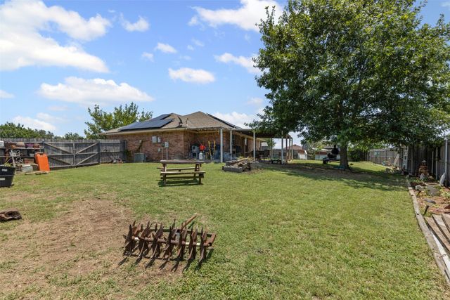1107 Lynnwood Court, Cleburne, TX 76033