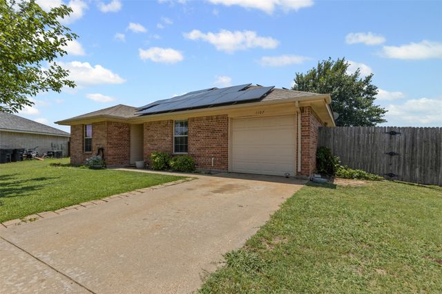 1107 Lynnwood Court, Cleburne, TX 76033