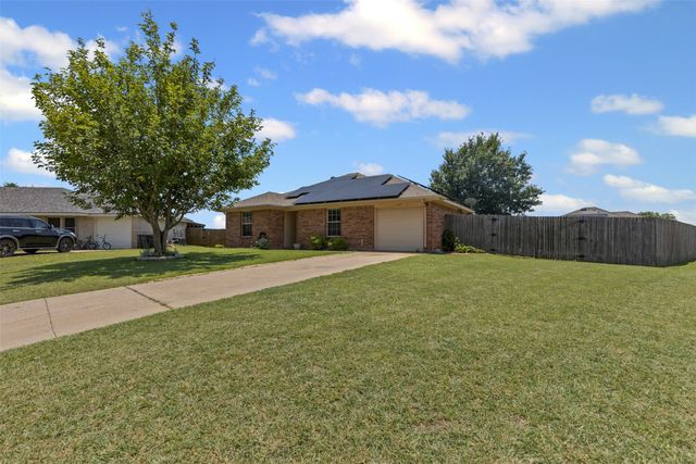 1107 Lynnwood Court, Cleburne, TX 76033