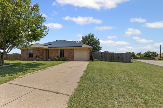 1107 Lynnwood Court, Cleburne, TX 76033