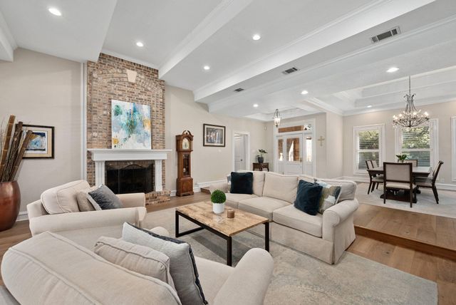 4512 Elohi DR, Austin, TX 78746