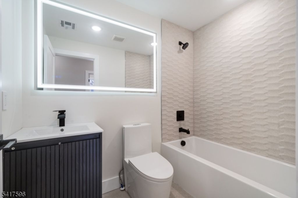 Image 12 of property listing at 39 Grace St, Irvington Twp., NJ 07111