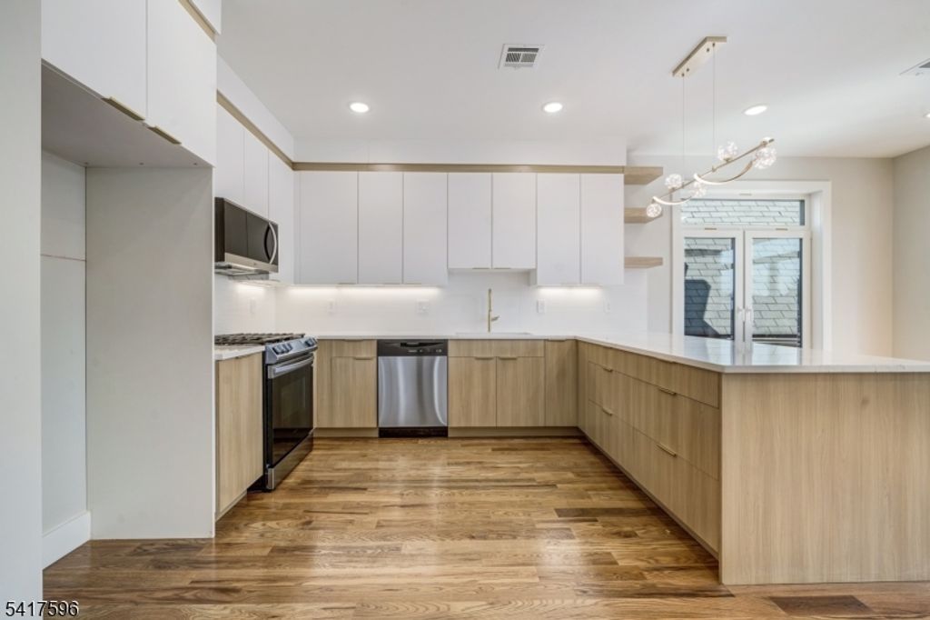 Image 16 of property listing at 39 Grace St, Irvington Twp., NJ 07111