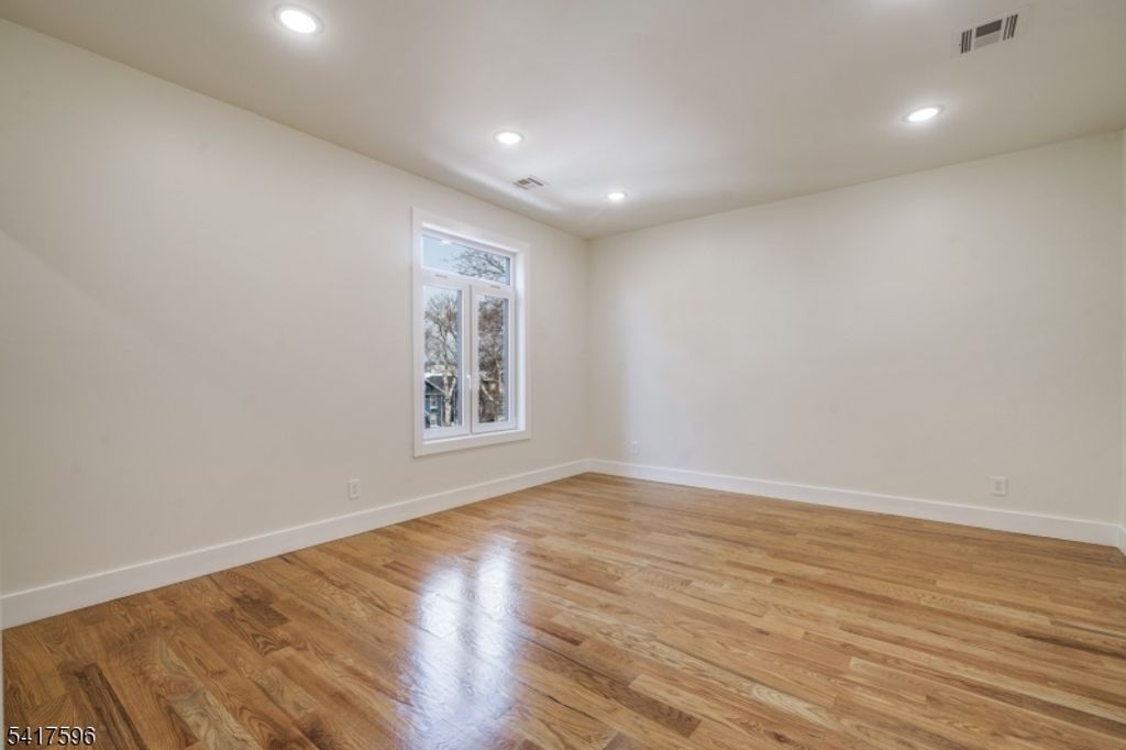 Image 17 of property listing at 39 Grace St, Irvington Twp., NJ 07111