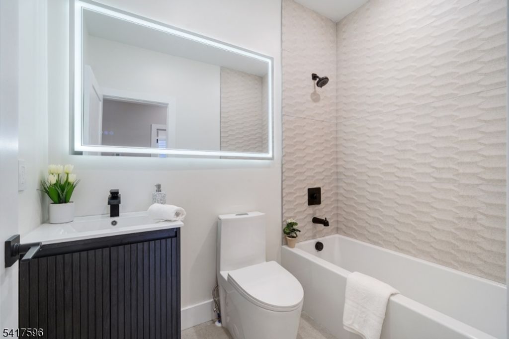 Image 20 of property listing at 39 Grace St, Irvington Twp., NJ 07111