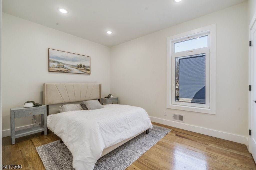 Image 10 of property listing at 39 Grace St, Irvington Twp., NJ 07111